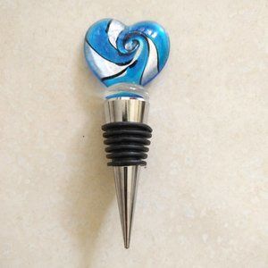 NIB  Acrylic Heart Wine Bottle Stopper